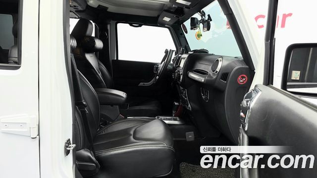 Jeep Wrangler 2017 — photo 12