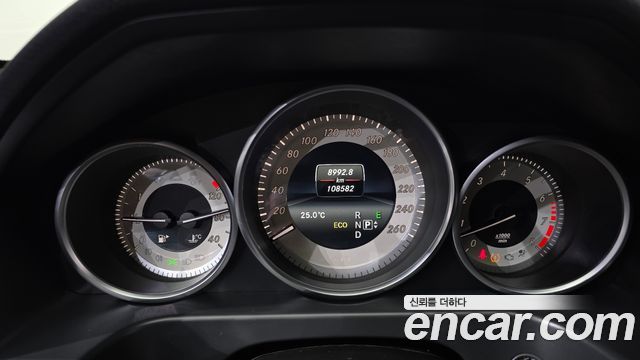 Mercedes-Benz E-Class 2014 — photo 8