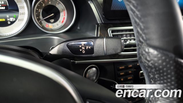 Mercedes-Benz E-Class 2014 — photo 9