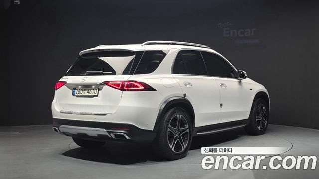 Mercedes-Benz GLE-Class 2021 — photo 2