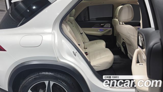 Mercedes-Benz GLE-Class 2021 — photo 17