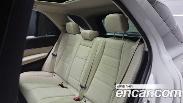 Mercedes-Benz GLE-Class 2021 — photo 18