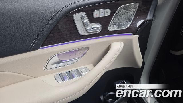 Mercedes-Benz GLE-Class 2021 — photo 26