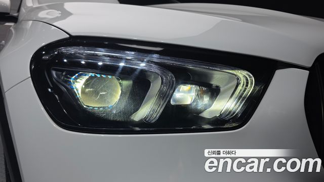 Mercedes-Benz GLE-Class 2021 — photo 8