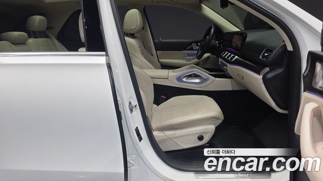 Mercedes-Benz GLE-Class 2021 — photo 16
