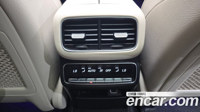 Mercedes-Benz GLE-Class 2021 — photo 30