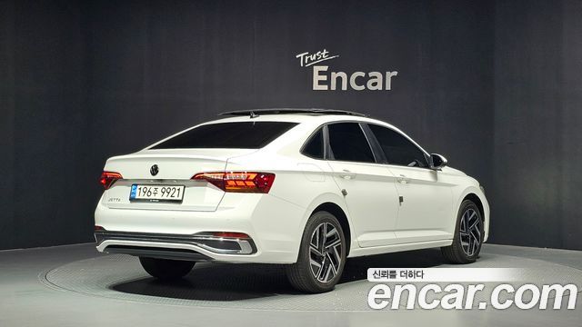 Volkswagen Jetta 2023 — photo 2