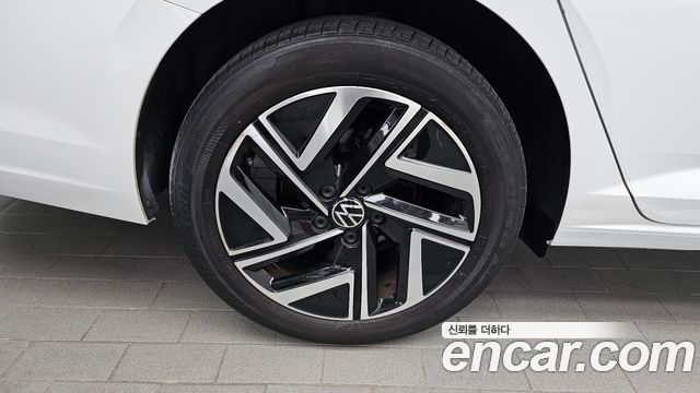 Volkswagen Jetta 2023 — photo 5