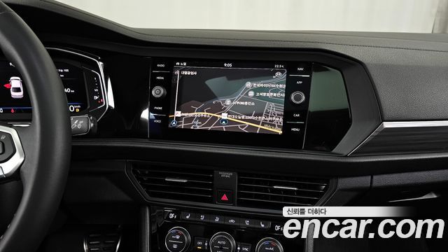 Volkswagen Jetta 2023 — photo 14