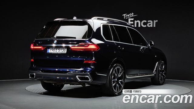 BMW X7 2022 — photo 2
