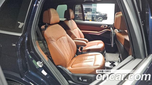 BMW X7 2022 — photo 17