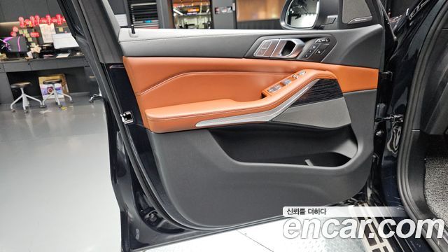 BMW X7 2022 — photo 14