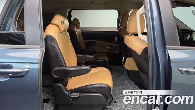 Kia Canival 2022 — photo 12