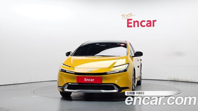 Toyota Prius 2024 — photo 3