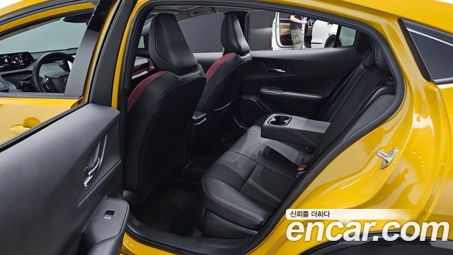 Toyota Prius 2024 — photo 18