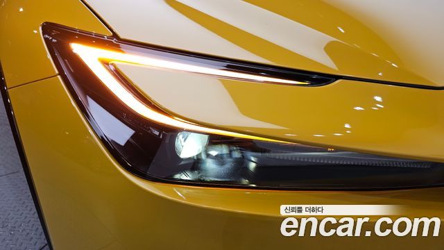 Toyota Prius 2024 — photo 8