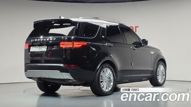 Land Rover Discovery 2017 — photo 2