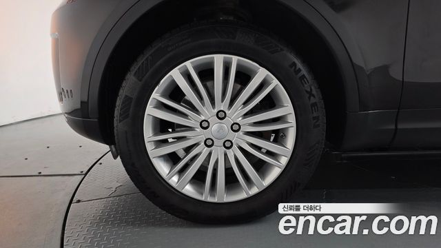Land Rover Discovery 2017 — photo 5