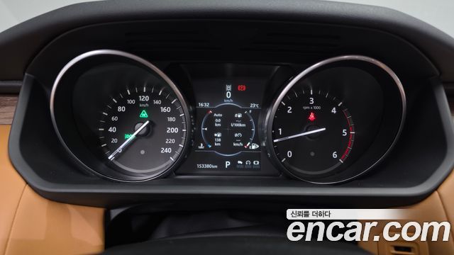 Land Rover Discovery 2017 — photo 11