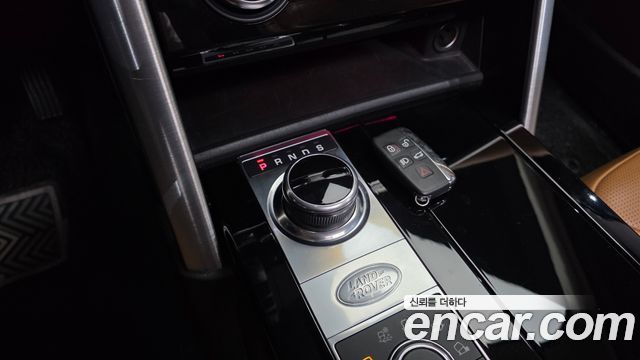 Land Rover Discovery 2017 — photo 12