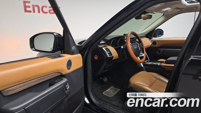 Land Rover Discovery 2017 — photo 13