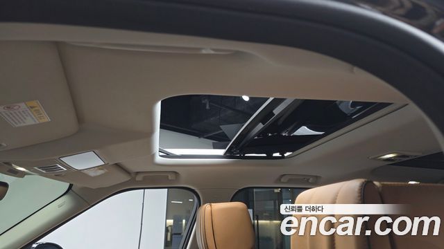 Land Rover Discovery 2017 — photo 25