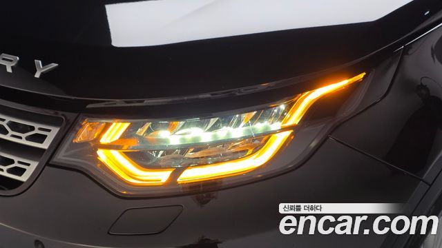 Land Rover Discovery 2017 — photo 8