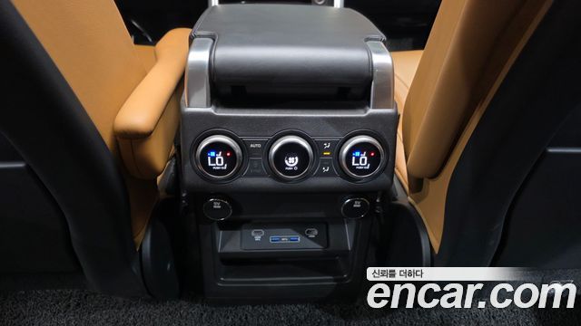 Land Rover Discovery 2017 — photo 33