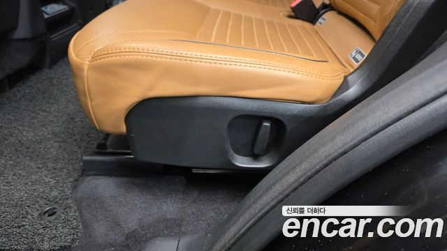 Land Rover Discovery 2017 — photo 34
