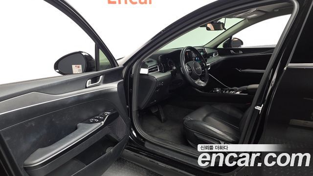Kia K5 2023 — photo 13