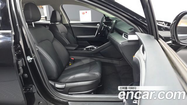 Kia K5 2023 — photo 17