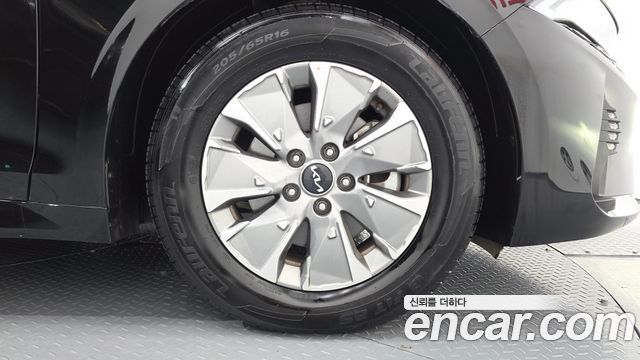 Kia K5 2023 — photo 7