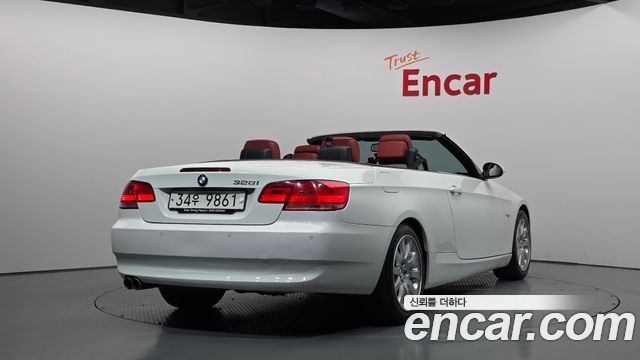 BMW 3-Series 2009 — photo 2