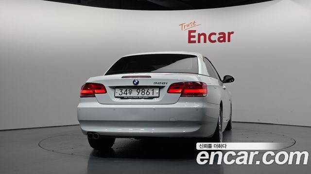 BMW 3-Series 2009 — photo 4