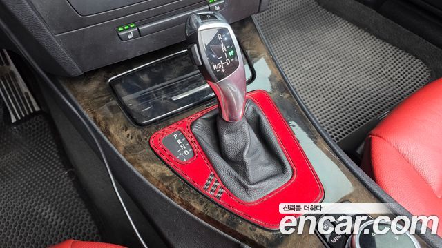 BMW 3-Series 2009 — photo 9