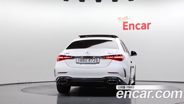 Mercedes-Benz C-Class 2024 — photo 4