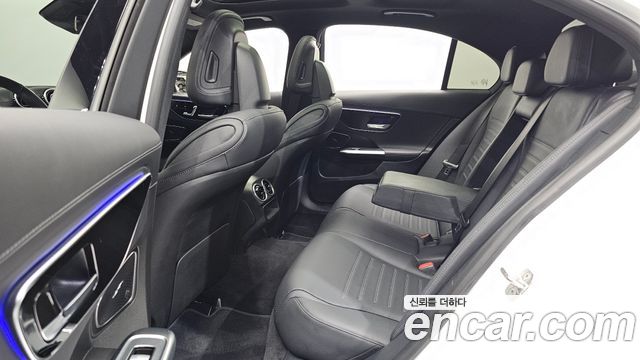 Mercedes-Benz C-Class 2024 — photo 11