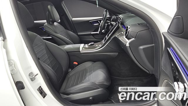 Mercedes-Benz C-Class 2024 — photo 12