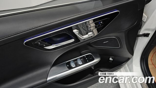 Mercedes-Benz C-Class 2024 — photo 13