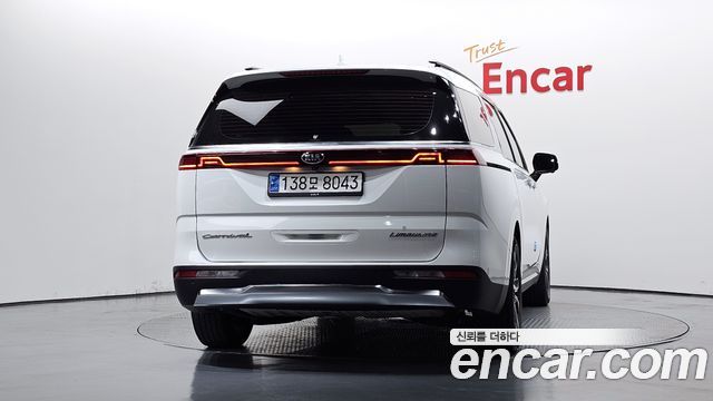 Kia Canival 2021 — photo 4