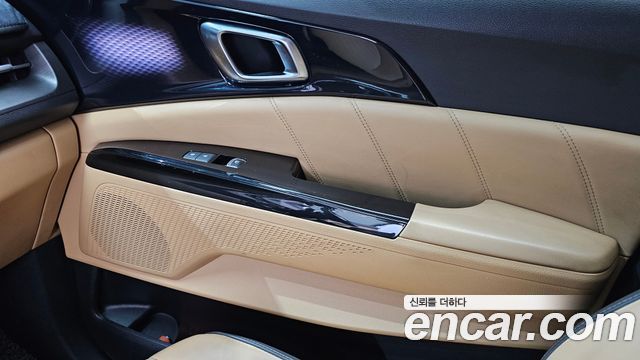 Kia Canival 2021 — photo 15