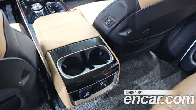 Kia Canival 2021 — photo 31
