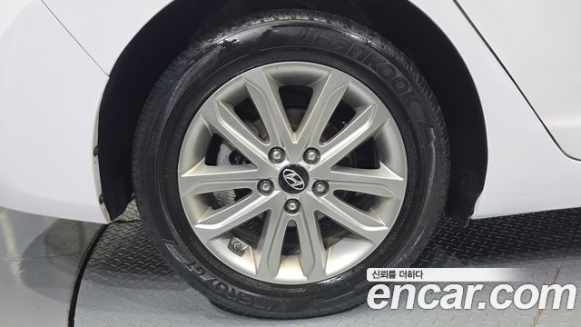 Hyundai AVANTE 2016 — photo 5