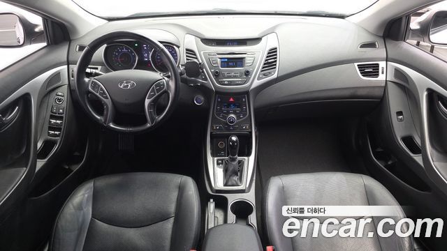 Hyundai AVANTE 2016 — photo 10