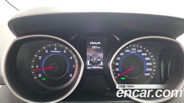 Hyundai AVANTE 2016 — photo 11