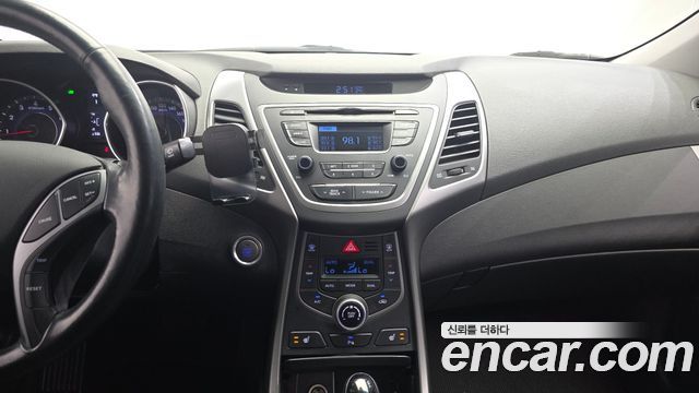 Hyundai AVANTE 2016 — photo 20