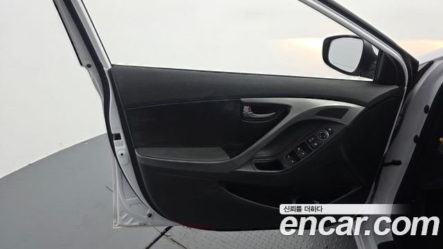 Hyundai AVANTE 2016 — photo 14