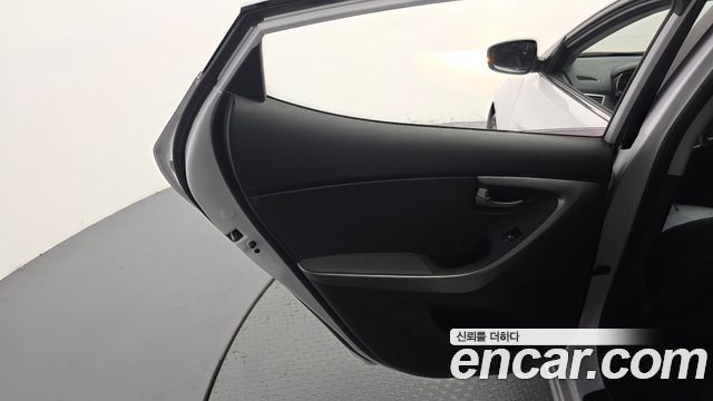 Hyundai AVANTE 2016 — photo 15