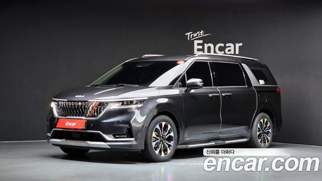 Kia Canival 2021 — photo 1