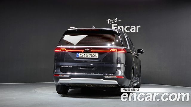Kia Canival 2021 — photo 4
